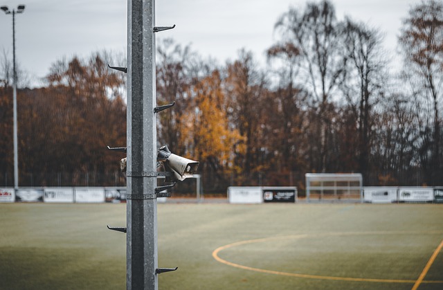 成都蓉城新掌门人徐正源续约并推动三名球员签约，球队迅速崛起，有望争冠。