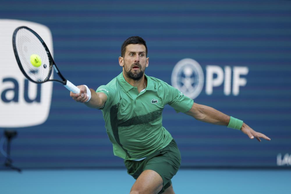 为国出战14次打进1球，尹鸿博获得印有19号的国足纪念球衣