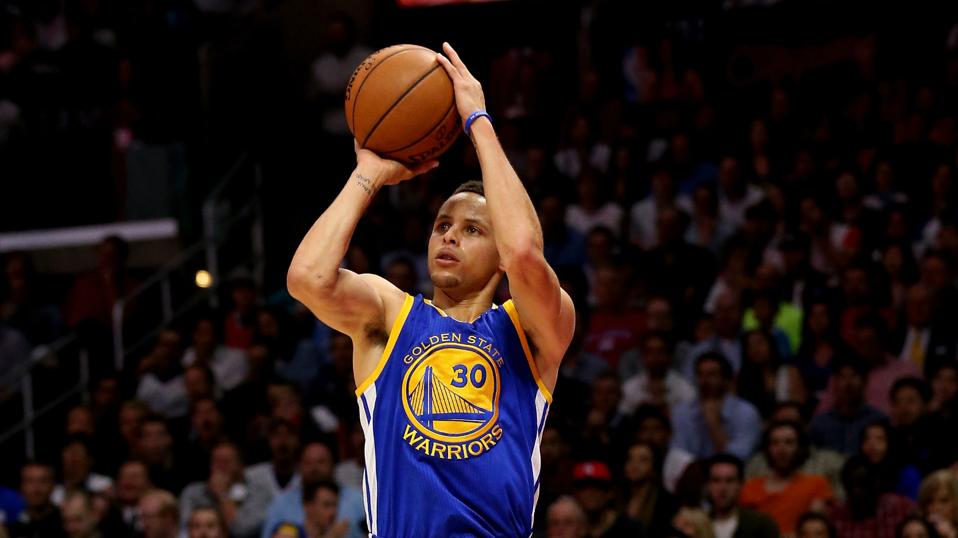 NBA快船主场险胜国王